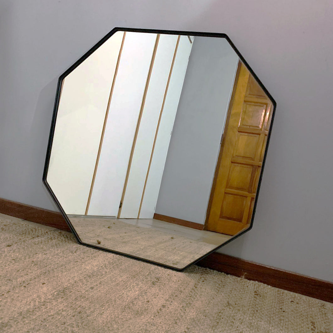 Victoria mirror